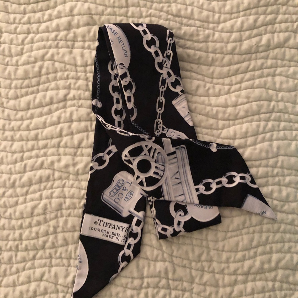 Beautiful authentic Tiffany & Co scarf.
